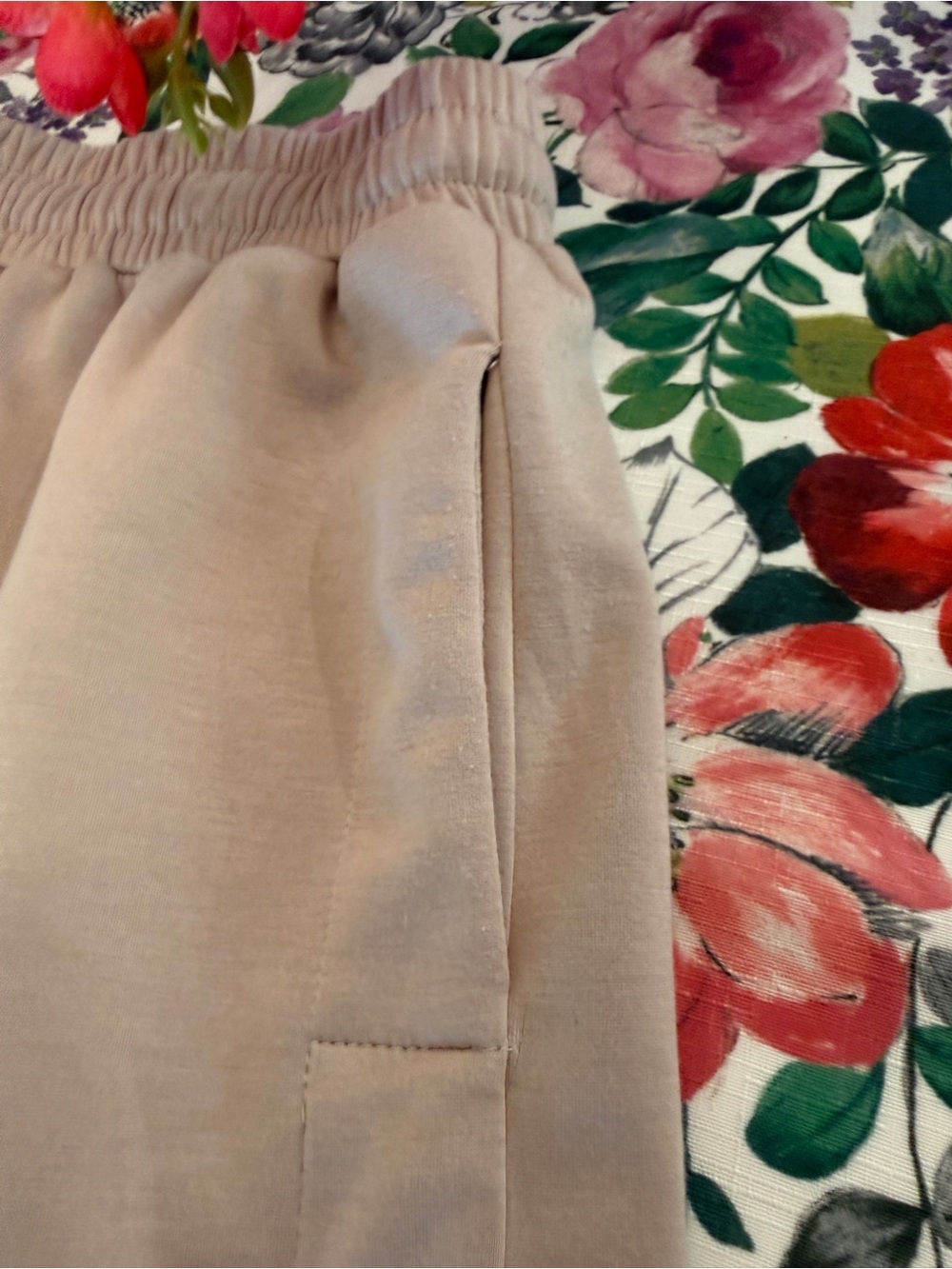 High-Rise Drawstring 2 piece set in Light Taupe - Picture 4 of 6